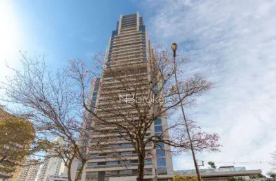 Andar alto, mobiliado e localização privilegiada no centro!