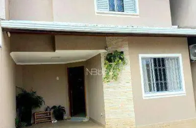 Triplex espaçoso com 4 quartos, 2 suítes e 3 vagas!