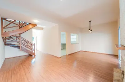 Casa em condominio fechado com 325m² de área total em cotia a venda