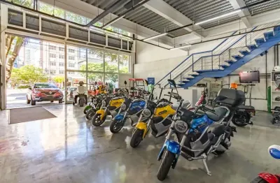 Loja comercial em Pinheiros para venda ou aluguel, 4 Vagas, 700m²