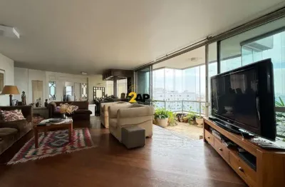 Apartamento de 4 suítes com elevador privativo e 3 vagas de garagem