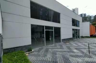 Galpão comercial em condomínio para locação na vila andrade, são paulo-sp: 739m² e 2 banheiros!