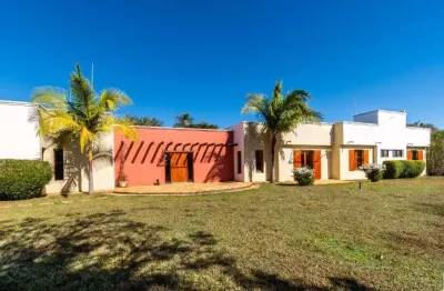 Sítio de luxo em condomínio na zona rural de são luiz do paraitinga-sp: 7 quartos, 5 banheiros, 20 vagas de garagem, 840m².