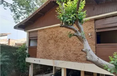 Casa á venda com 450m², 5 quartos sendo 3 suítes, 3 vagas - butantã