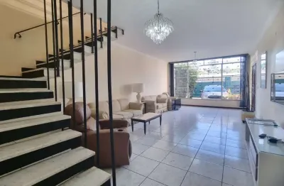Sobrado com 3 quartos no brooklin - são paulo/sp, 300m², 1 suíte, 4 banheiros e 3 vagas de garagem. confira!