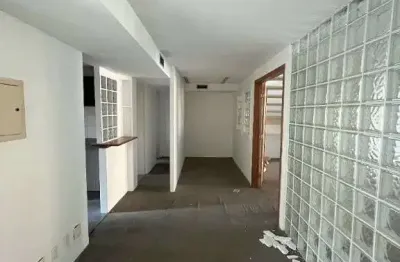 Sala comercial de alto padrão em condomínio na vila tramontano, são paulo-sp: 3 banheiros, 5 vagas e 136m² de área!