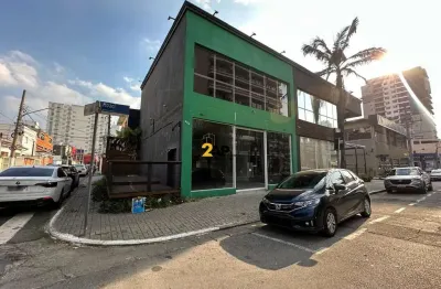 Aluguel de loja comercial em moema, 4 banheiros, 130m² de área