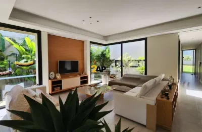 Imperdível casa à venda em interlagos: 3 quartos, 3 suítes, 2 salas, 4 banheiros, 6 vagas de garagem e 797m² de área!