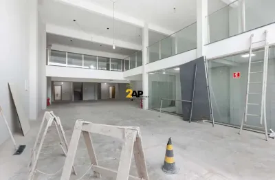 Ponto comercial para locação no butantã: 2 banheiros, 18 vagas, 880m²!
