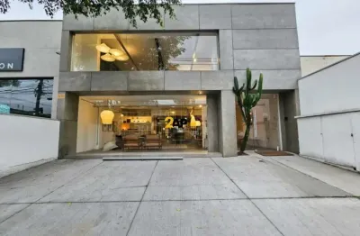 Loja comercial para locação em moema com 3 banheiros, 4 vagas de garagem e 500m² de área em são paulo-sp.
