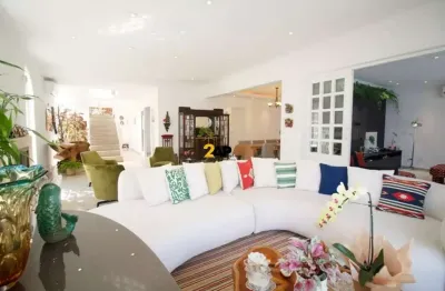 Casa para venda ou locação com 435m², 3 suítes e 3 vagas - alto de pinheiros.