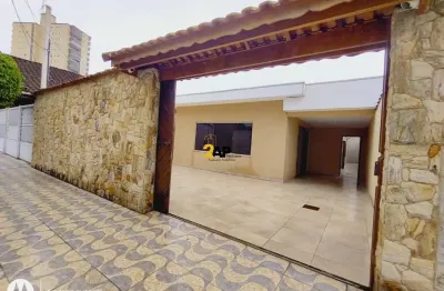 Imperdível casa à venda em praia grande-sp, bairro ocian: 3 quartos sendo 1 suíte ,  1 sala, 2 banheiros, 4 vagas, 137m²!