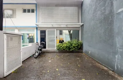 Casa comercial para locação em moema, são paulo-sp: 8 salas, 3 banheiros, 2 vagas de garagem!