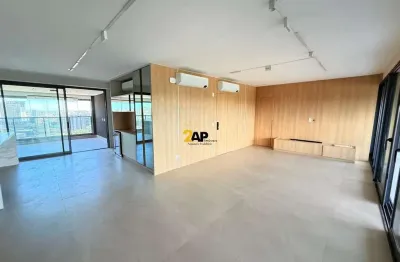 Apartamento de Luxo para Locação em São Paulo-SP, Real Parque: 3 Quartos, 3 Suítes, 6 Banheiros, 3 Vagas, 265m² Área.