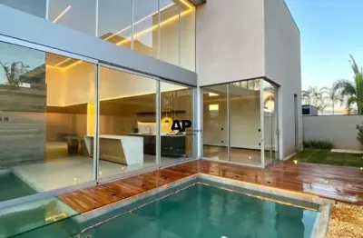 Casa de alto padrão em condomínio Alphaville Nova Esplanada, Votorantim-SP: 4 quartos, 4 suítes, 3 salas, 5 banheiros, 6 vagas, 320m².