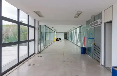 Prédio Comercial para Locação na Lapa, São Paulo-SP: 11 salas, 4 banheiros, 15 vagas, 956m² de área.