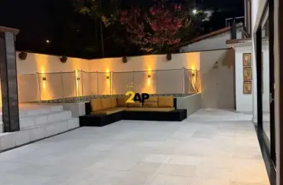 Casa de Alto Padrão no Parque Munhoz - 4 Quartos, 1 Suíte, 2 Banheiros mais 3 lavabos, 4 Vagas, 350m² - Venda ou Locação em São Paulo-SP