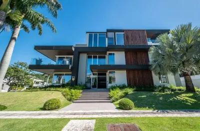 Casa em condomínio fechado com 7 quartos à venda na rua dos peixes lua, jurerê internacional, florianópolis por r$ 24.000.000