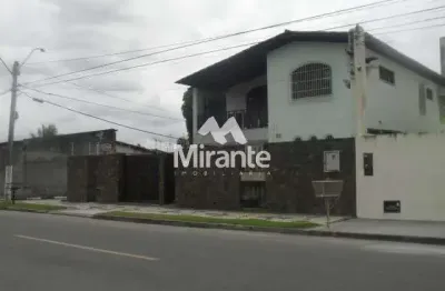 Casa para vender com 6 quartos sendo 2 suítes no bairro santa mônica em feira de santana