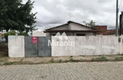 Casa para vender com 2 quartos no bairro tomba em feira de santana