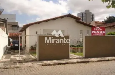 Casa para vender com 3 quartos sendo 1 suítes no bairro capuchinhos em feira de santana