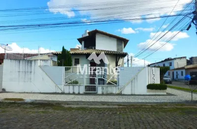 Casa para vender com 4 quartos sendo 2 suítes no bairro brasília em feira de santana