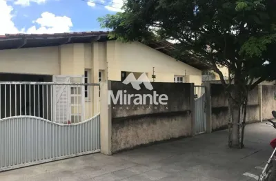 Casa para vender com 4 quartos no bairro santa mônica em feira de santana