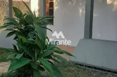 Casa para vender com 4 quartos sendo 2 suítes no bairro santa mônica em feira de santana