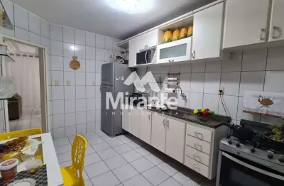 Casa para vender com 4 quartos sendo 2 suítes no bairro capuchinhos em feira de santana