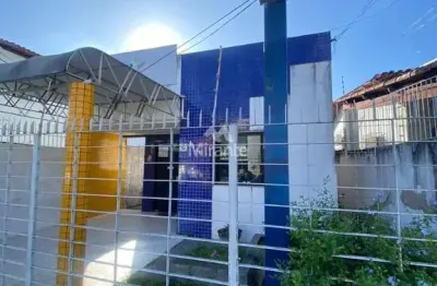 Casa à venda na Rua Castro Alves, 1141, Kalilândia, Feira de Santana