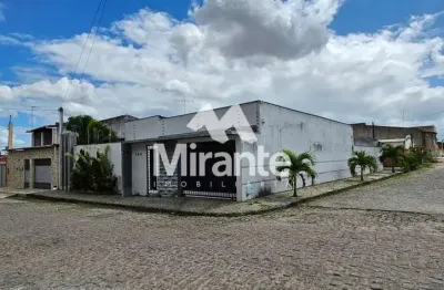 Casa para vender com 3 quartos sendo 1 suítes no bairro tomba em feira de santana