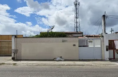 Casa para vender com 3 quartos sendo 1 suítes no bairro chácara são cosme em feira de santana