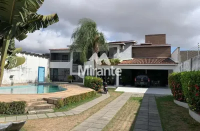 Casa para vender com 4 quartos sendo 4 suítes no bairro baraúna em feira de santana