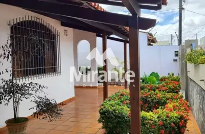 Casa para vender com 3 quartos sendo 1 suíte no bairro queimadinha em feira de santana