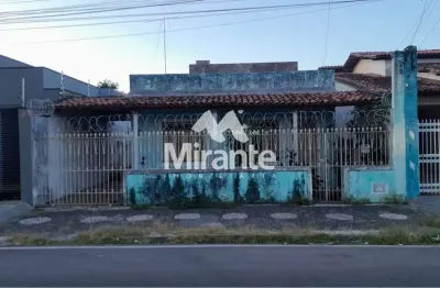 Casa para vender com 3 quartos sendo 1 suíte no bairro ponto central em feira de santana