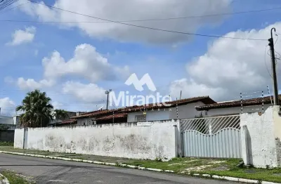 Casa para vender com 4 quartos sendo 1 suíte no bairro muchila ii em feira de santana