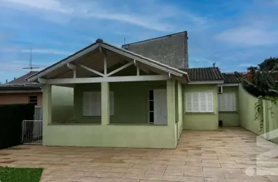 Casa com 3 quartos à venda na rua latino coelho, 352, estância velha, canoas por r$ 400.000