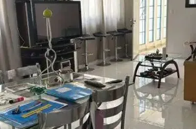 Apartamento à venda setor oeste com três quartos sendo uma suíte