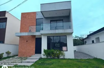Vendo casa duplex de alto padrão de primeira locação, em ubatiba - maricá - rj