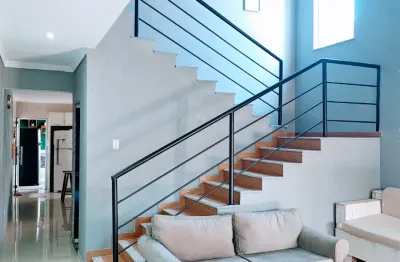 Vendo casa duplex com acabamento de alto padrão - 3 quartos (1 suíte) - vila brasil, manilha - itaboraí/rj.