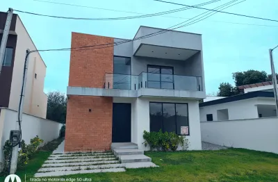 Alugo casa de alto padrão de primeira locação, em condomínio - Ubatiba/Maricá/RJ.