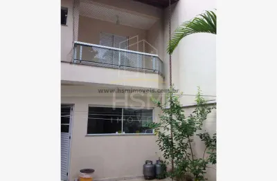 Proprietário estuda propostas e permuta por apartamento em condomínio clube de menor valor.