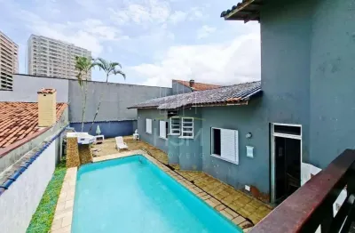 Sobrado à venda, 3 quartos, 3 suítes, 4 vagas, Flórida - Praia Grande/SP
