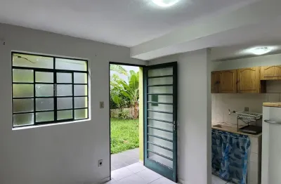 ALUGO AMPLA KITNET . PERTINHO DO LAGO. Conforto, Segurança e Muito Sossego