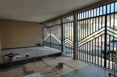 Casa moderna, super grande , 5 dormitórios sendo 3 suites na Villa Municipal em BragançaPaulista.