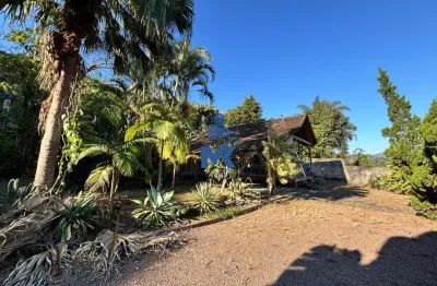 Exclusividade terreno murado e cercado com grande potencial de construção!