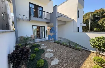 Sobrado mobiliado e decorado, 3 dormitórios, sendo 1 suíte.