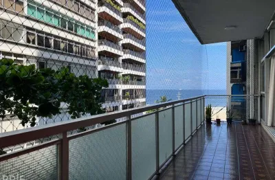 Apartamento em Copa com 4 Quartos e 3 Vagas com Varanda e Vista para a Praia