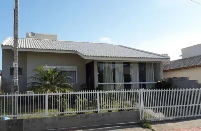 Casa para venda em garopaba, centro, 3 dormitórios, 1 suíte, 2 banheiros, 1 vaga