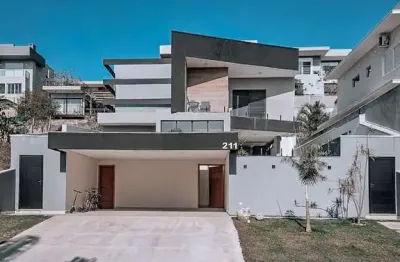 Sobrado em condomínio no urbanova com 4 suítes - oportunidade